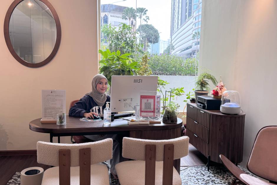 Chiropractor Spinal Care Equipment