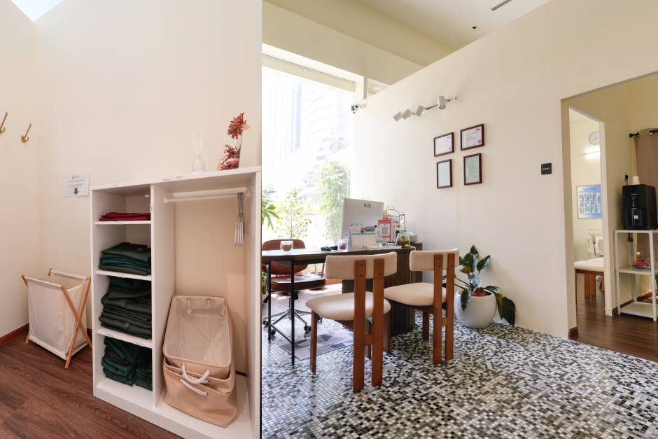 Chiropractic Clinic Treatment Room